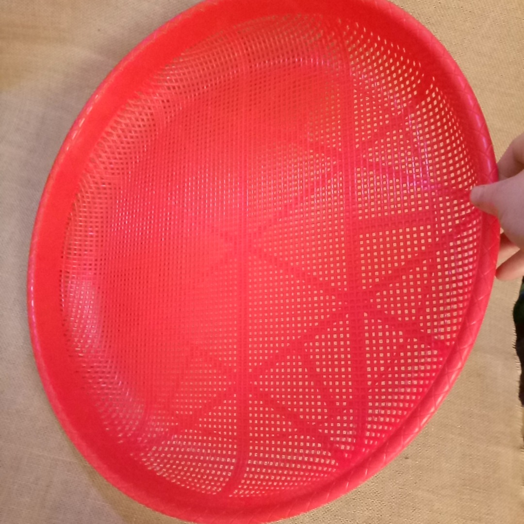 5元店筛子粮食筛 大红色滴水洗菜 筛米多用漏眼筛子五元店小商品