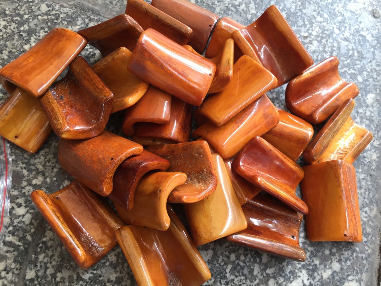 厂家供应做旧牛骨牌子 做旧大号牛骨牌 牛骨牌子 牛骨无事牌