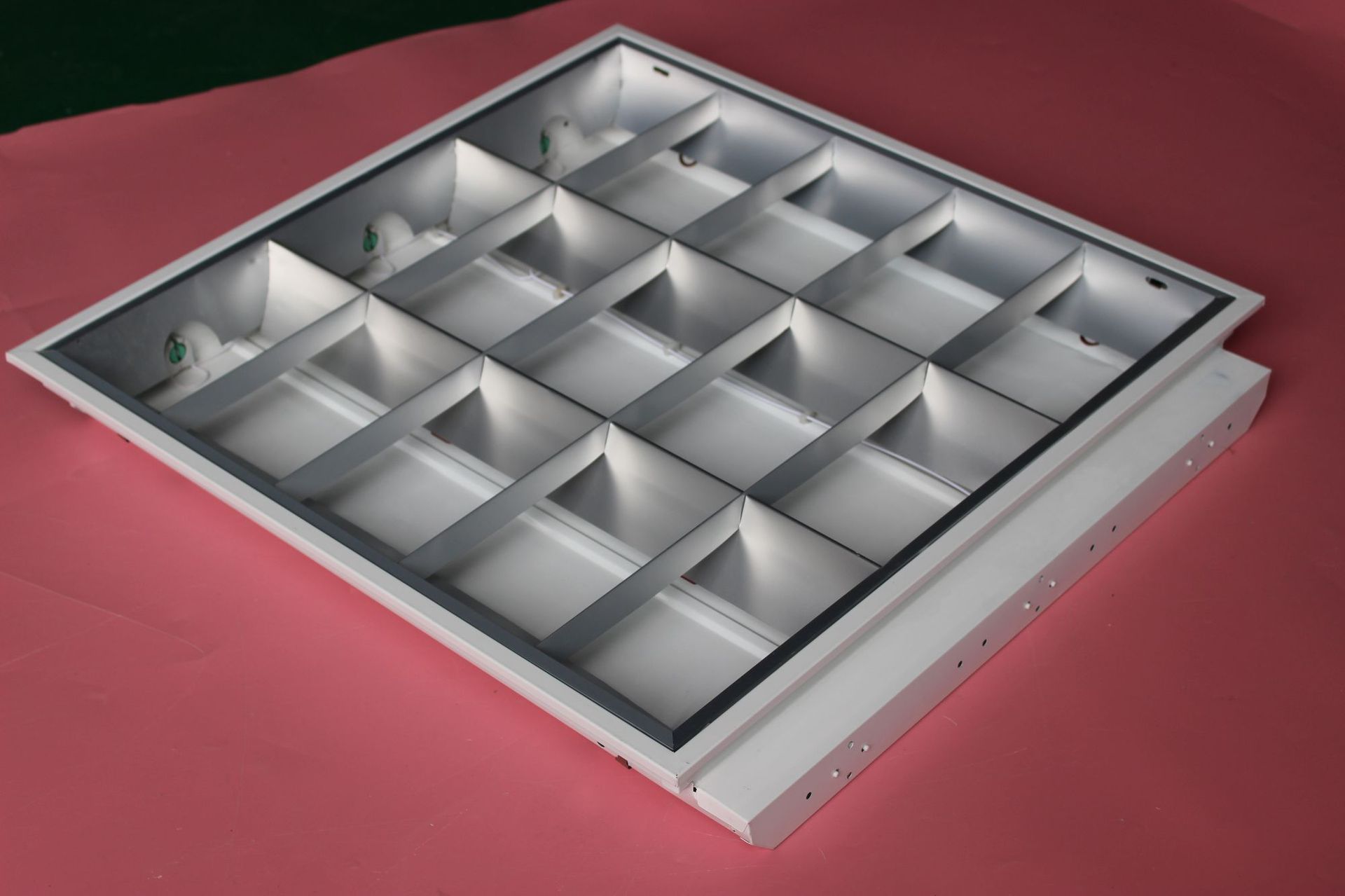 led仿铝格栅灯盘 led亚光铁格栅灯盘 t8led格栅灯