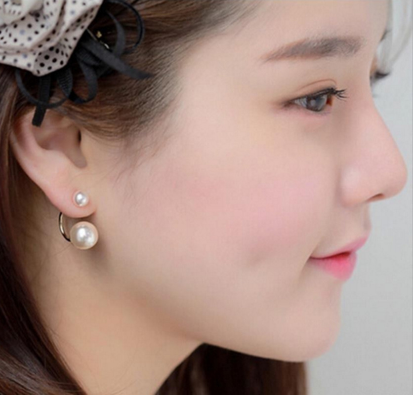 外贸热卖韩国艺人宋慧乔同款时尚珍珠耳钉女性双白色淡水珍珠耳环