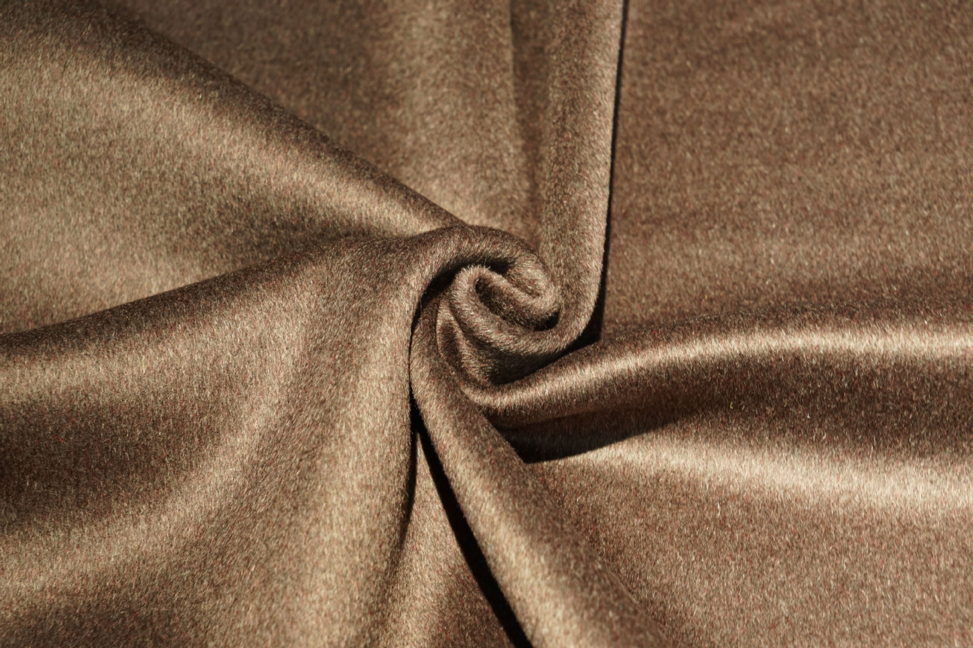 丹麦咖色毛呢外套 2018新款100%羊毛大衣面料