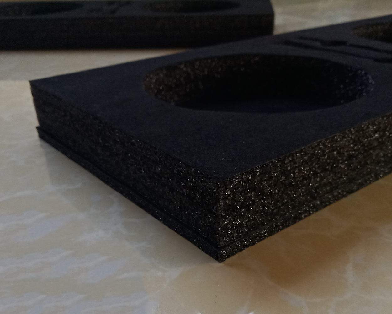 天尚定制 黑色珍珠棉裱绒内衬 黑色epe珍珠棉内衬 植绒