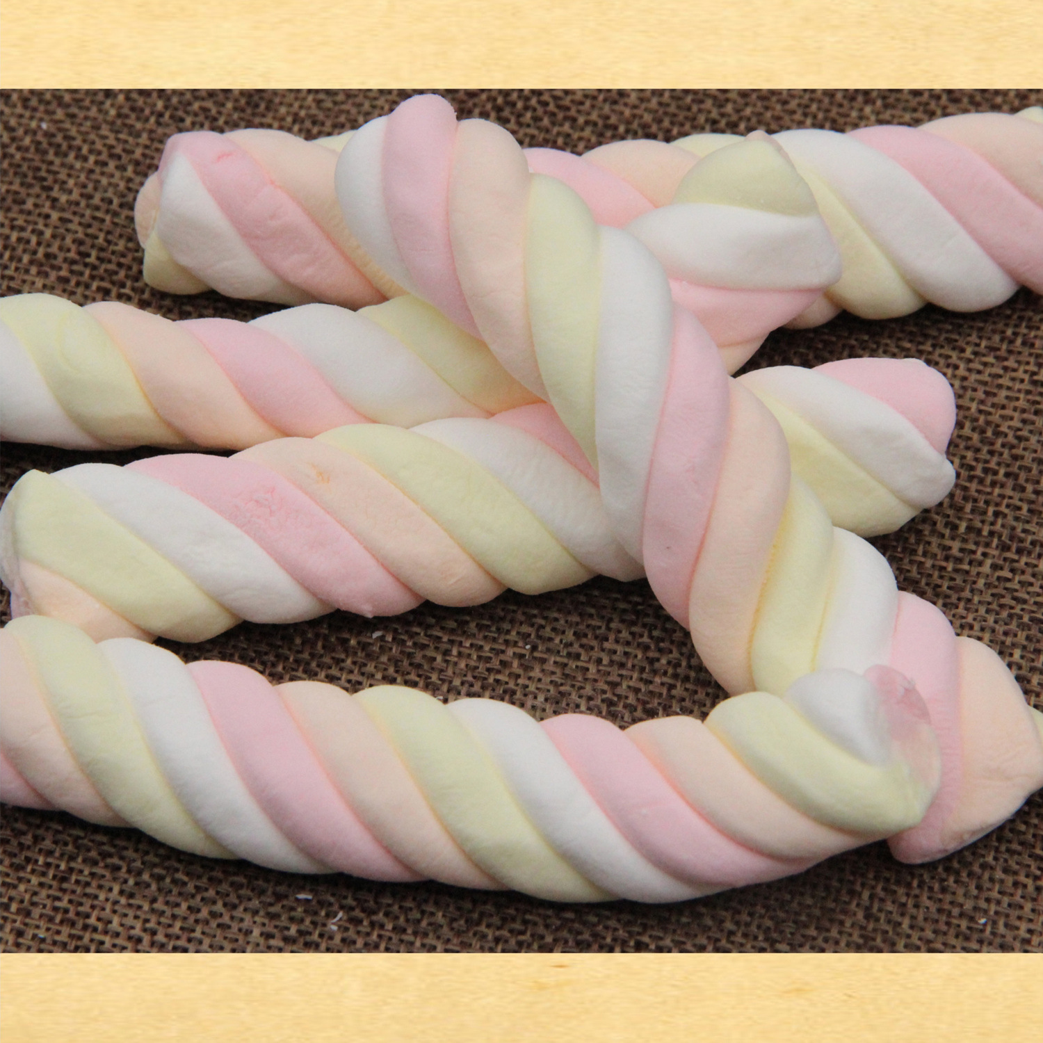 批发糖果零食 绿活卷条棉花糖72g小麻花棉花糖 休闲食品厂家直销