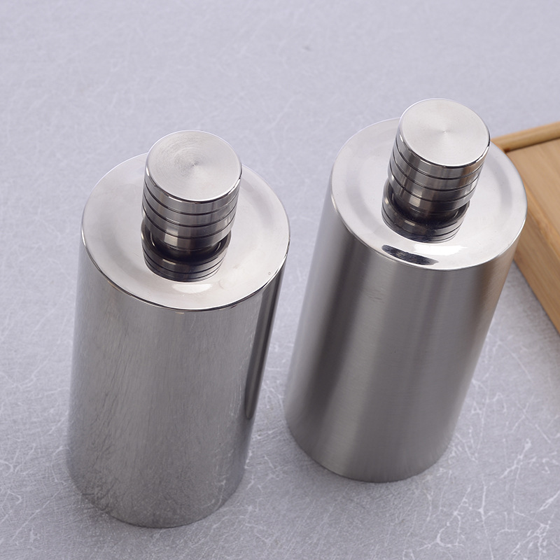 1斤装酒壶不锈钢圆筒形新款创意金属小酒瓶户外便携随身半斤装