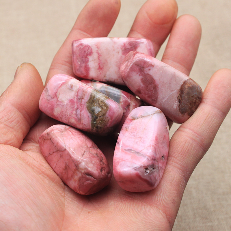 天然水晶原石蔷薇石大颗粒碎石摆件鱼缸石粉红色矿物晶体