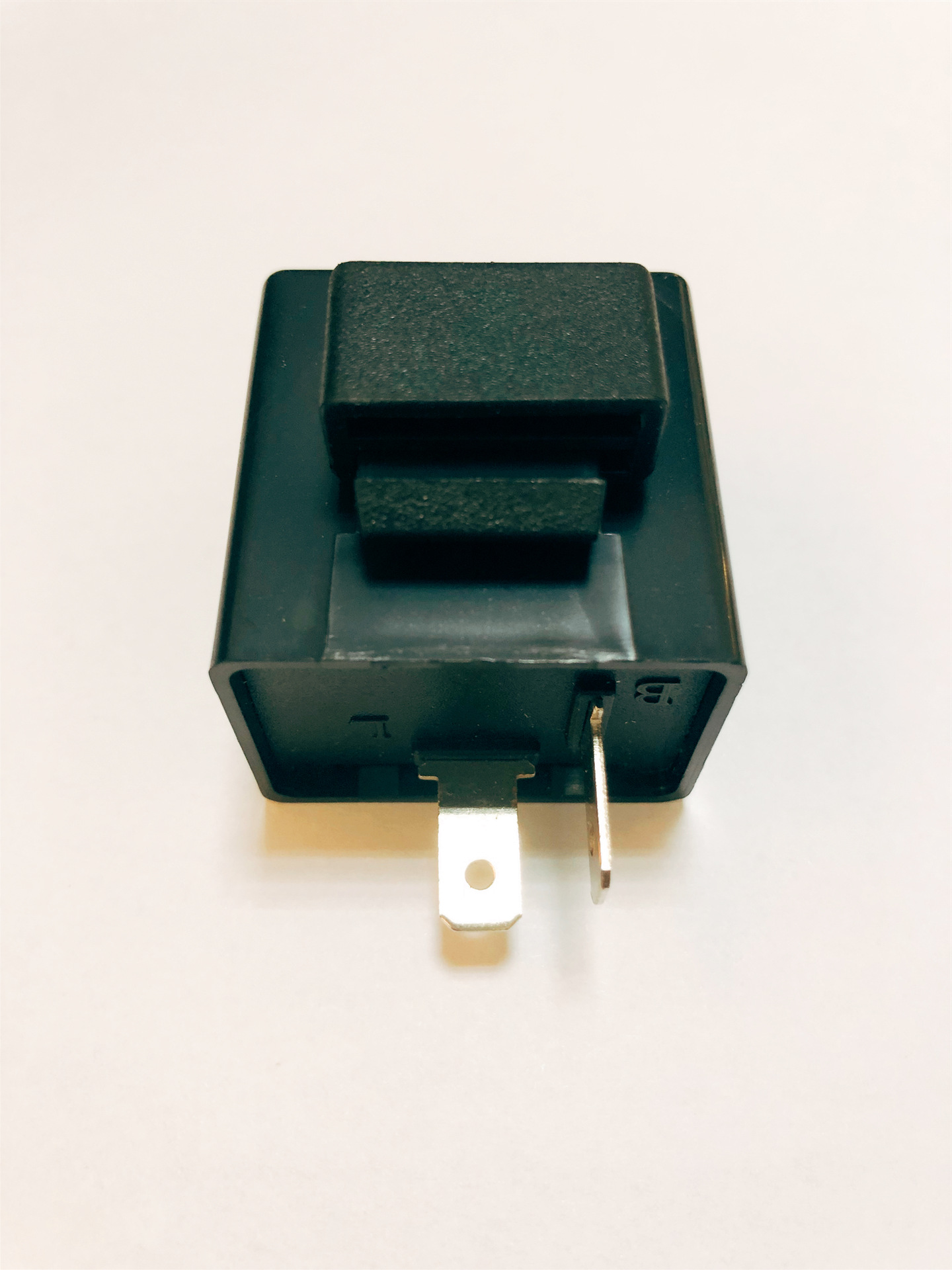 厂家直供摩托车闪光器 方形通用款 电动车通用闪光器 无蜂鸣