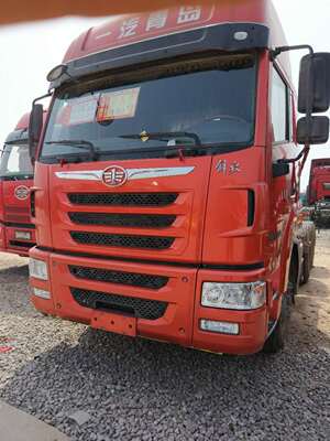 码头牵引车_出售解放天v 460马力 年11月上户 原车原况 国五