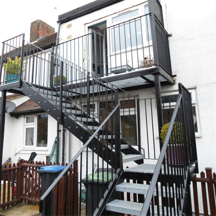 直梯户外消防楼梯安装外墙楼梯