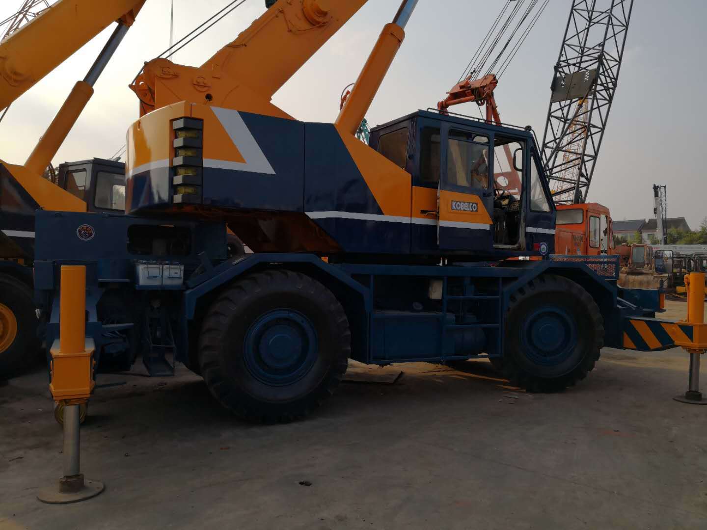 供应销售 二手25吨日本神钢越野吊 二手工程机械越野吊 欢迎咨询