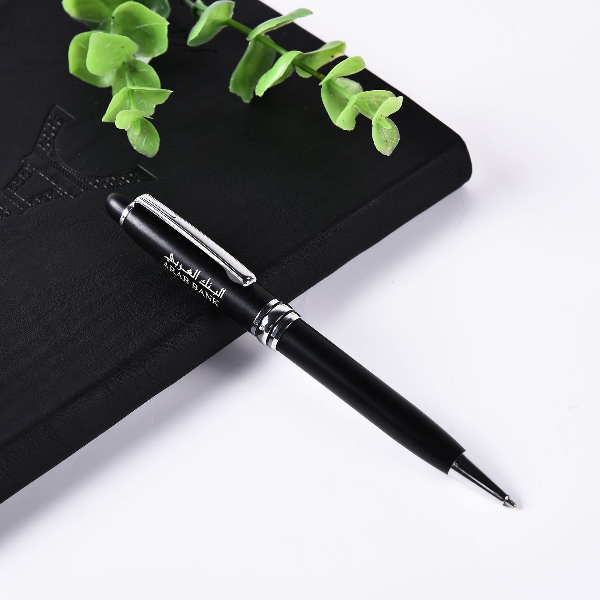 热卖新款广告金属笔 黑亮磨砂金属圆珠笔 116mm 普通笔芯定制logo