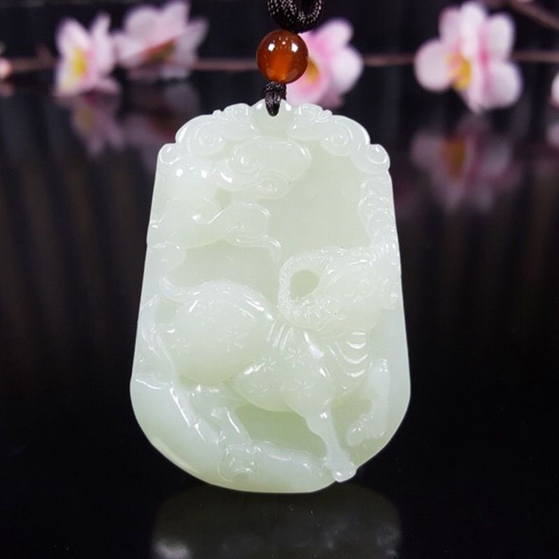 和田玉牛牌子生肖牛吊坠白玉牛挂件天然玉牛吊坠