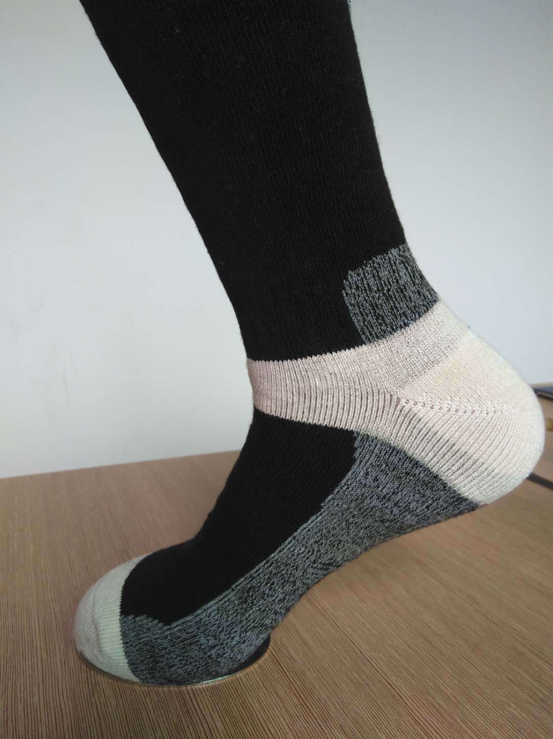 铜纤维抗菌防臭劳保袜全拉毛军袜厂家直供