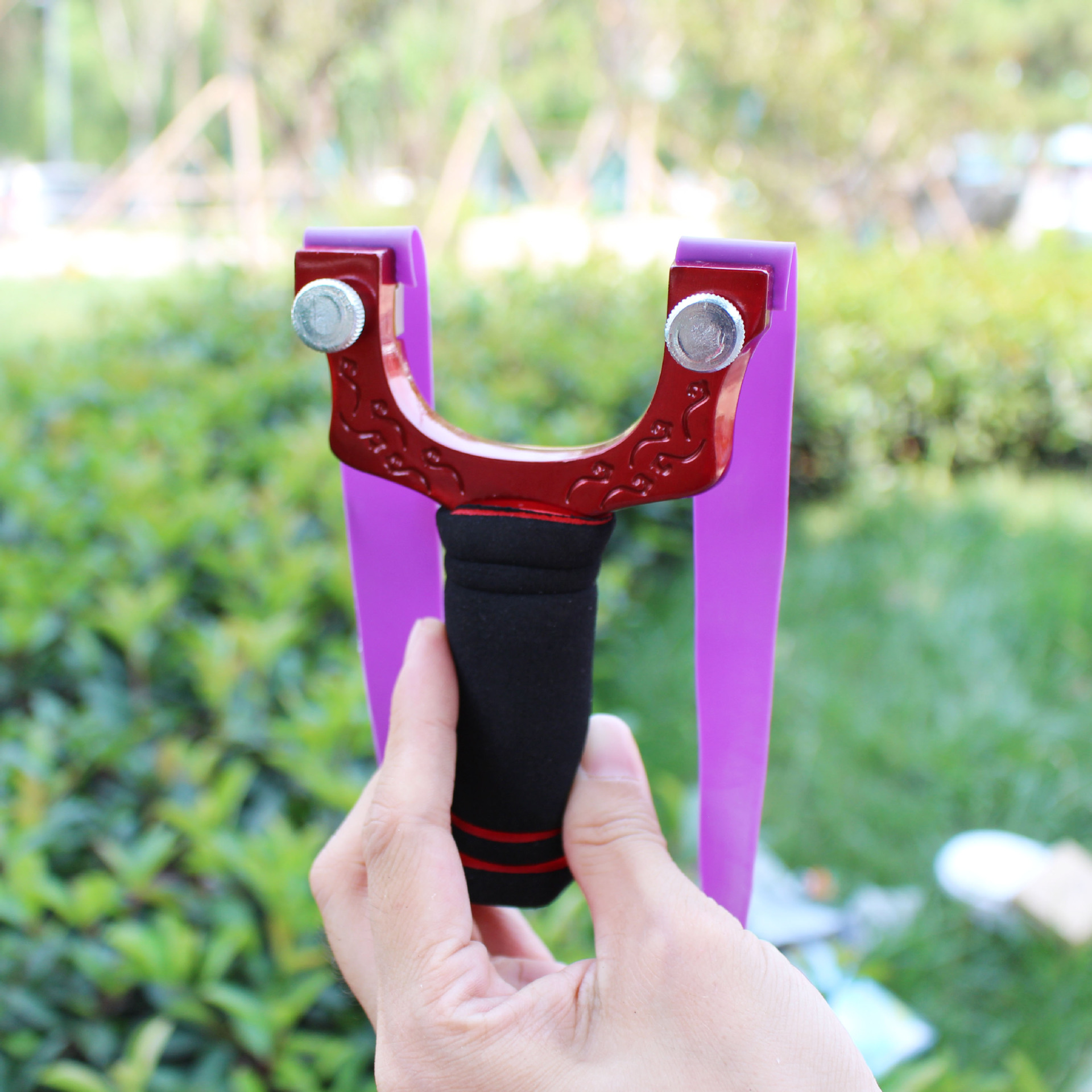 贤尔水浒扁皮弹弓 免绑弹簧快压弹弓 夹片弹弓 飞虎合金厂家批发