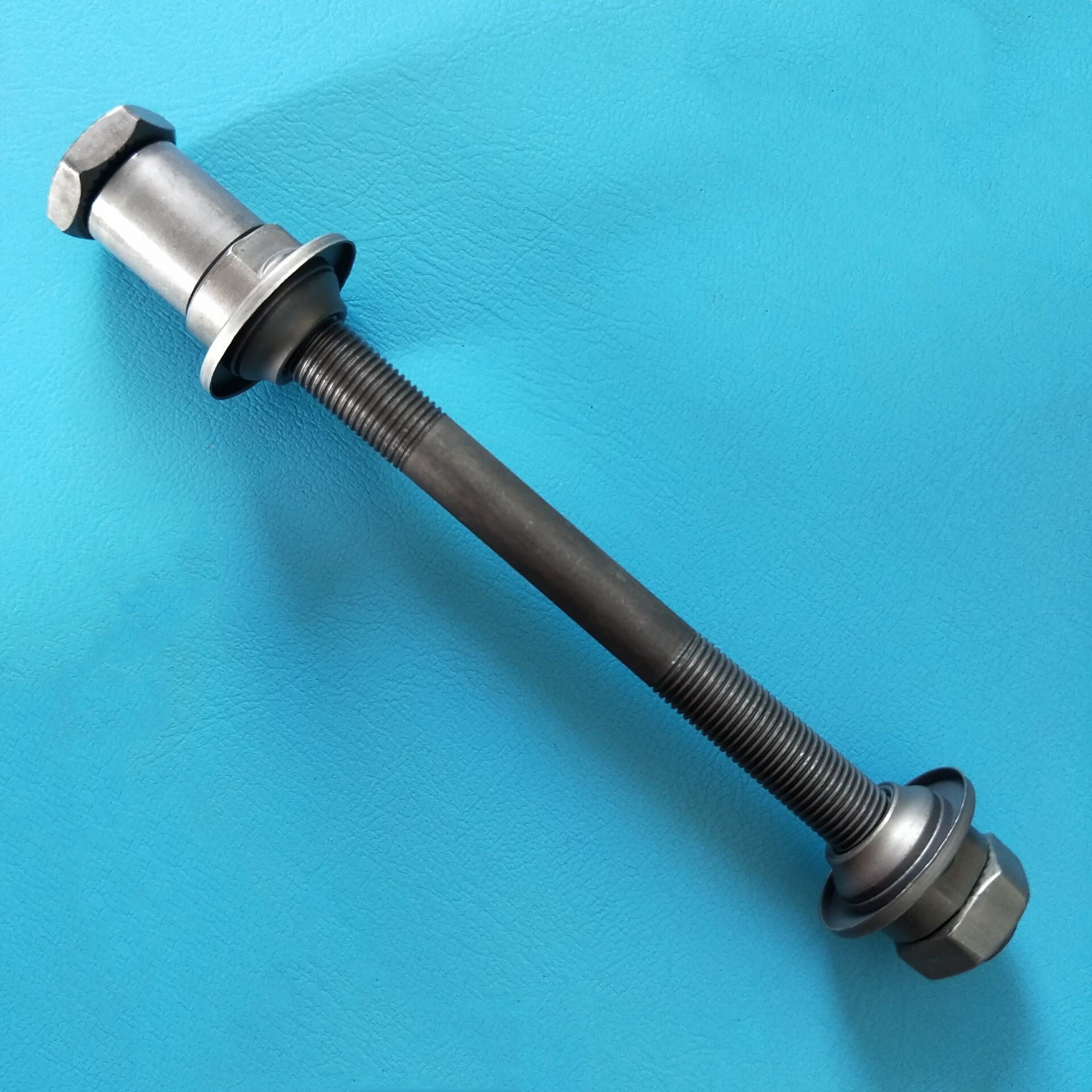 山地车实心轴自行车前后轴前后花鼓轴前后车轴高档车轴实心轴配件