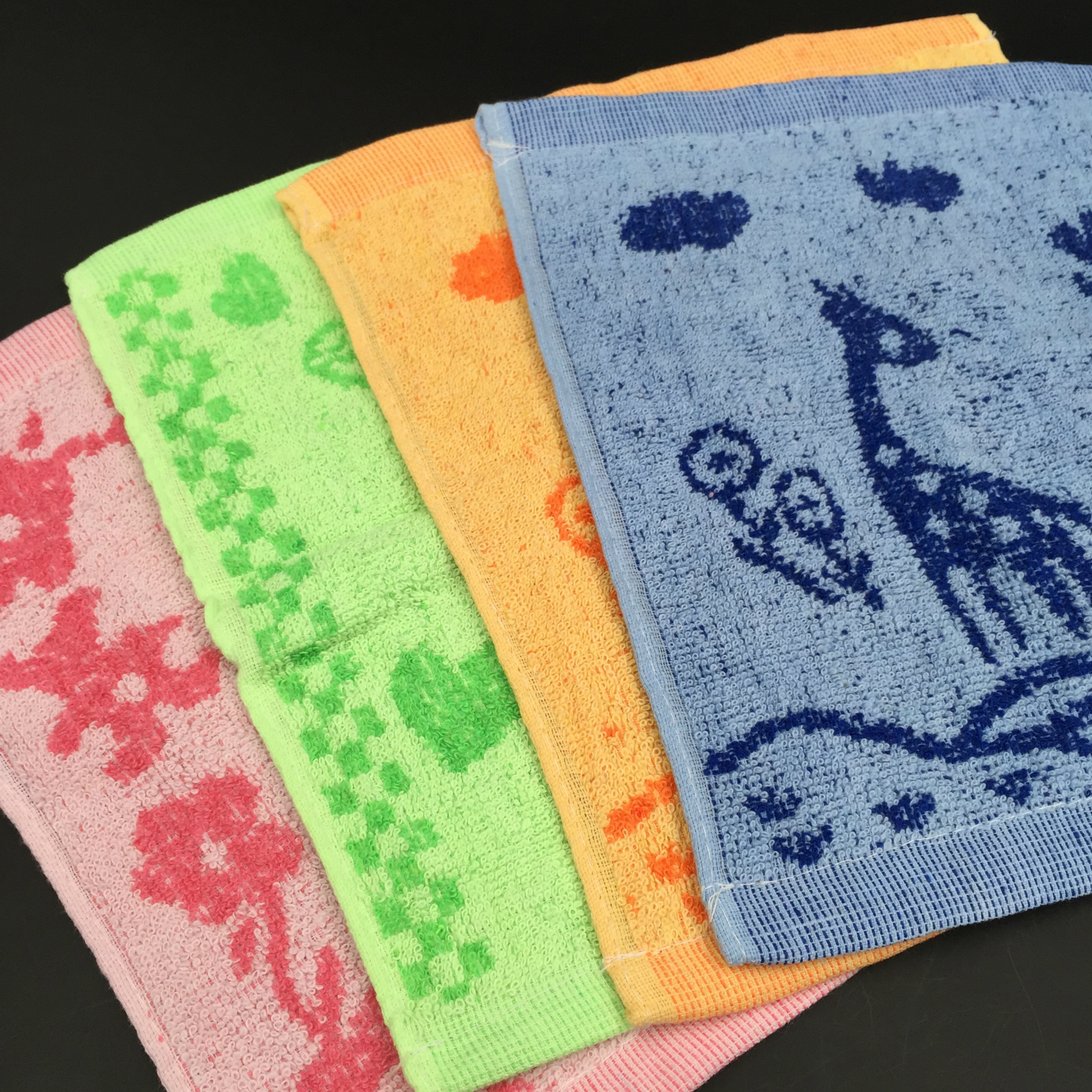 儿童方毛巾 中号方巾 糖果色暗花 卡通幼儿园洗脸擦手巾2元日用品