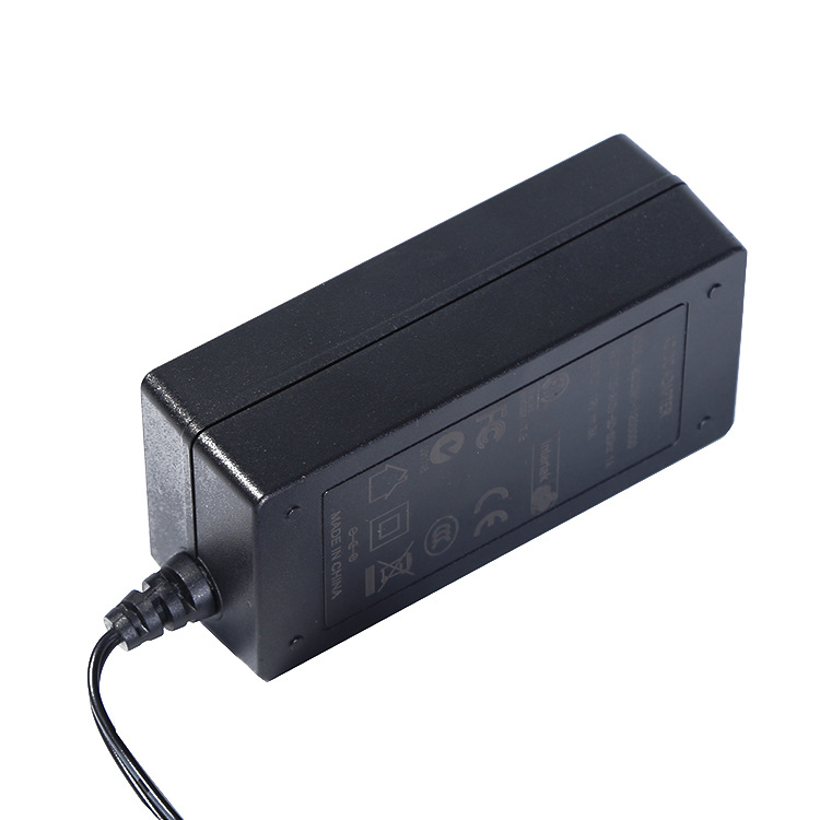 12v3a桌面式电源适配器 12v3a车载导航仪电源 36w监控摄像头电源