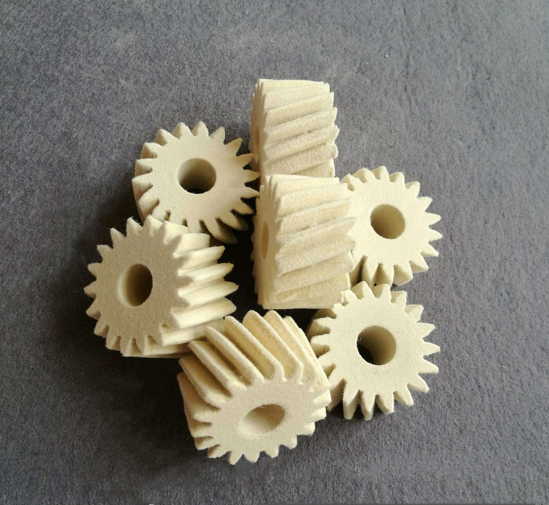 厂家供应羊毛毡齿轮工业耐磨螺旋润滑齿轮吸油羊毛毡齿轮右旋齿轮