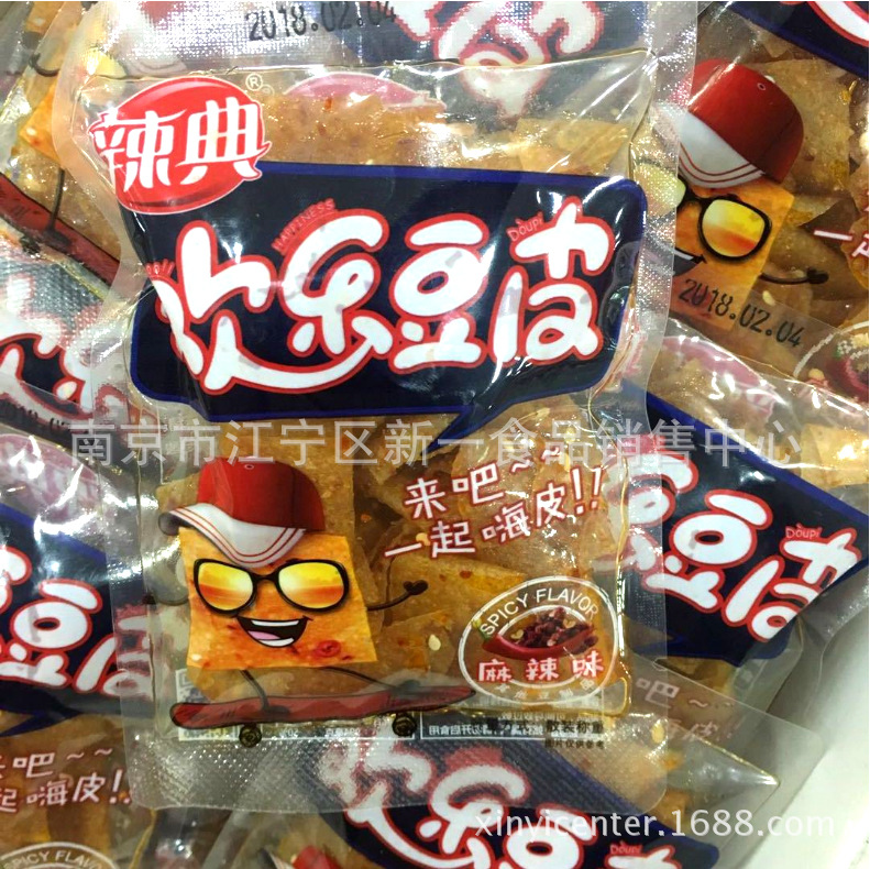 食品名称  辣典 欢乐豆皮 豆片干 一箱10斤休闲食品 零食 小食品