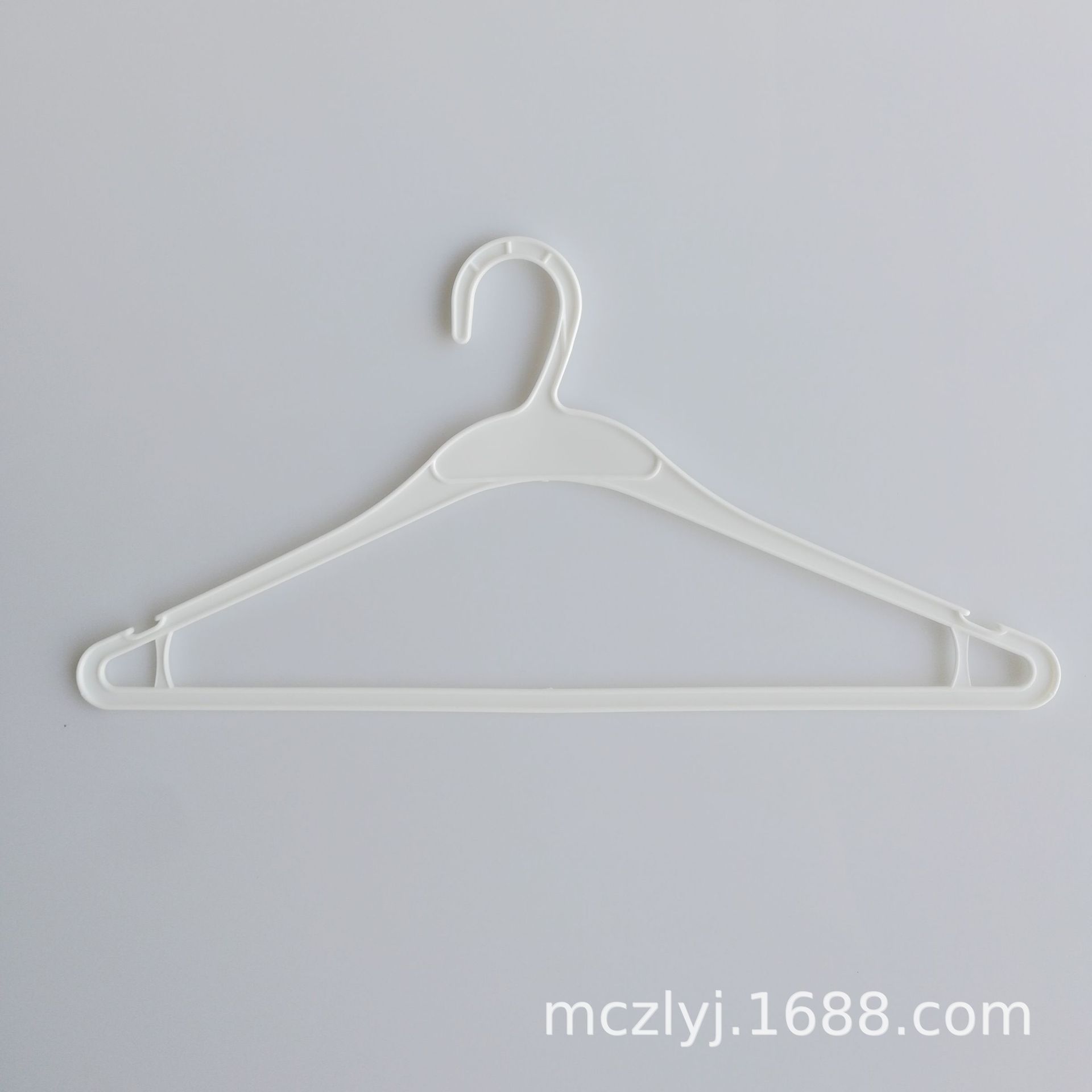 衣架-白色成人一次性塑料衣架干洗店酒店服装厂超市衣架厂家生产批发-