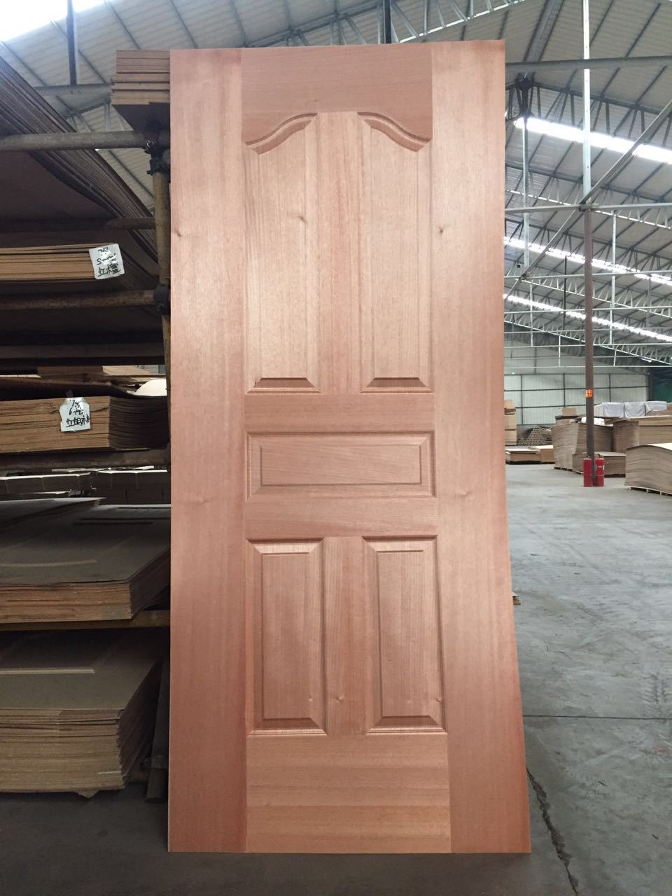 工厂直销临沂门板 临沂门皮 模压门板 模压门皮 三胺免漆门板