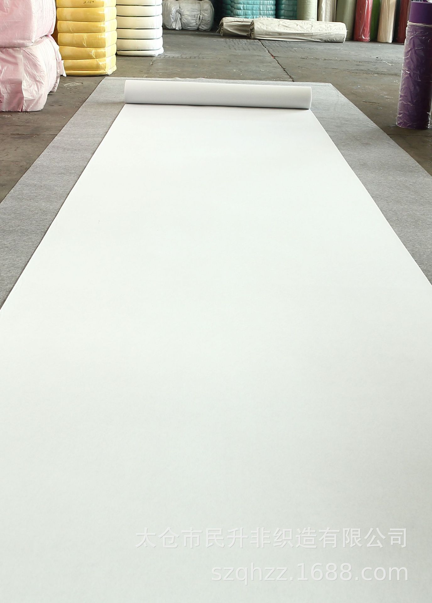 白地毯厂家直销代发婚礼婚庆白色地毯一次性耐磨白色婚庆地毯批发