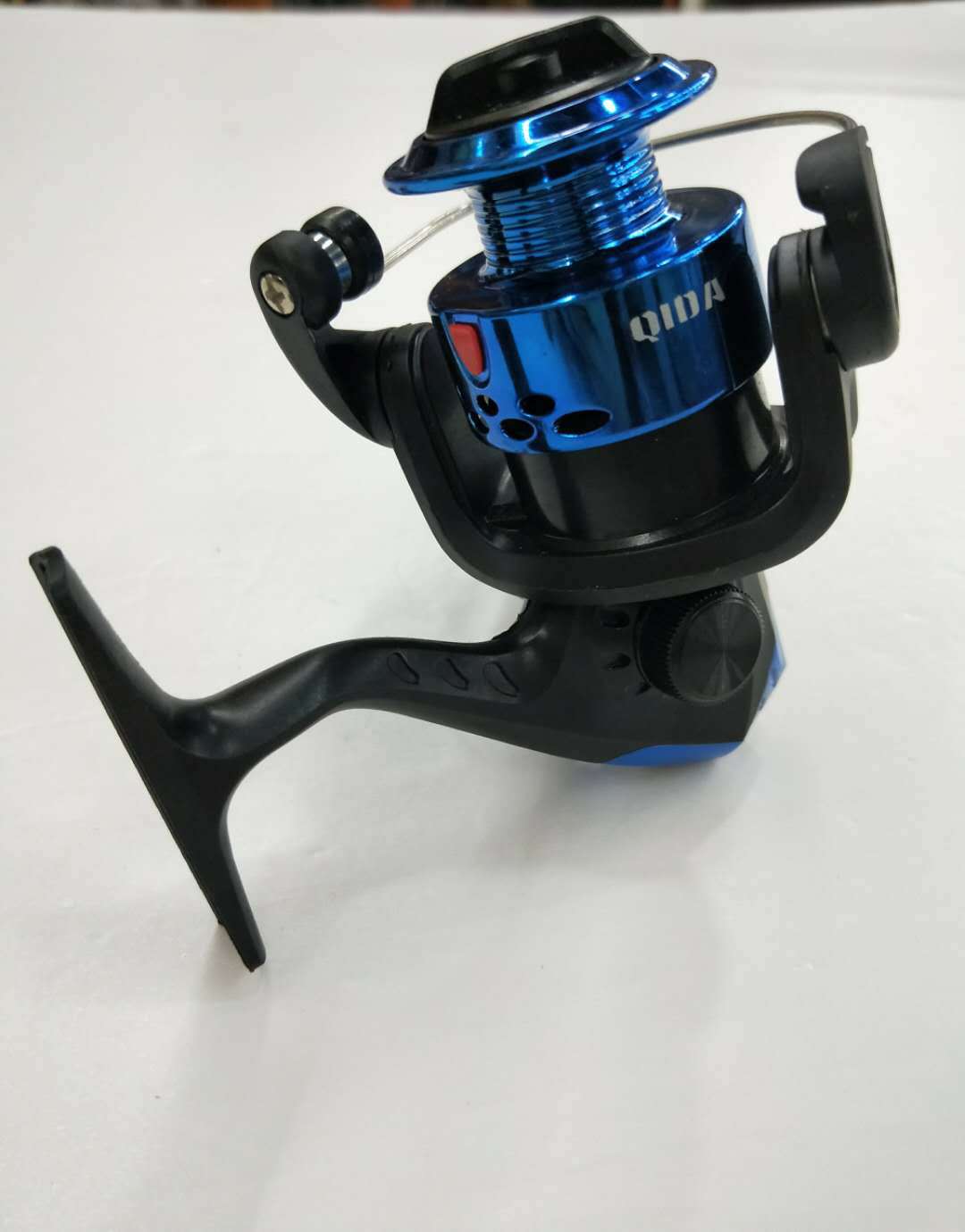 奇达塑料头鱼线轮qa200渔轮海竿轮矶杆轮海钓轮3轴承折叠把黑蓝色