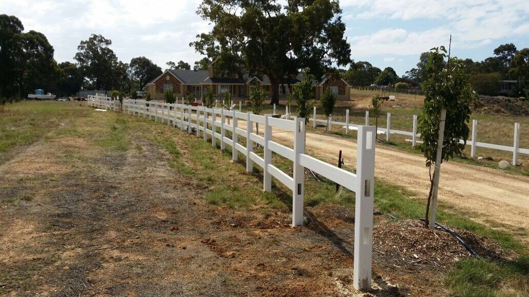 燃情五月,凡泰三层马场围栏成功进入北京市丰台区,是北京最大的马场