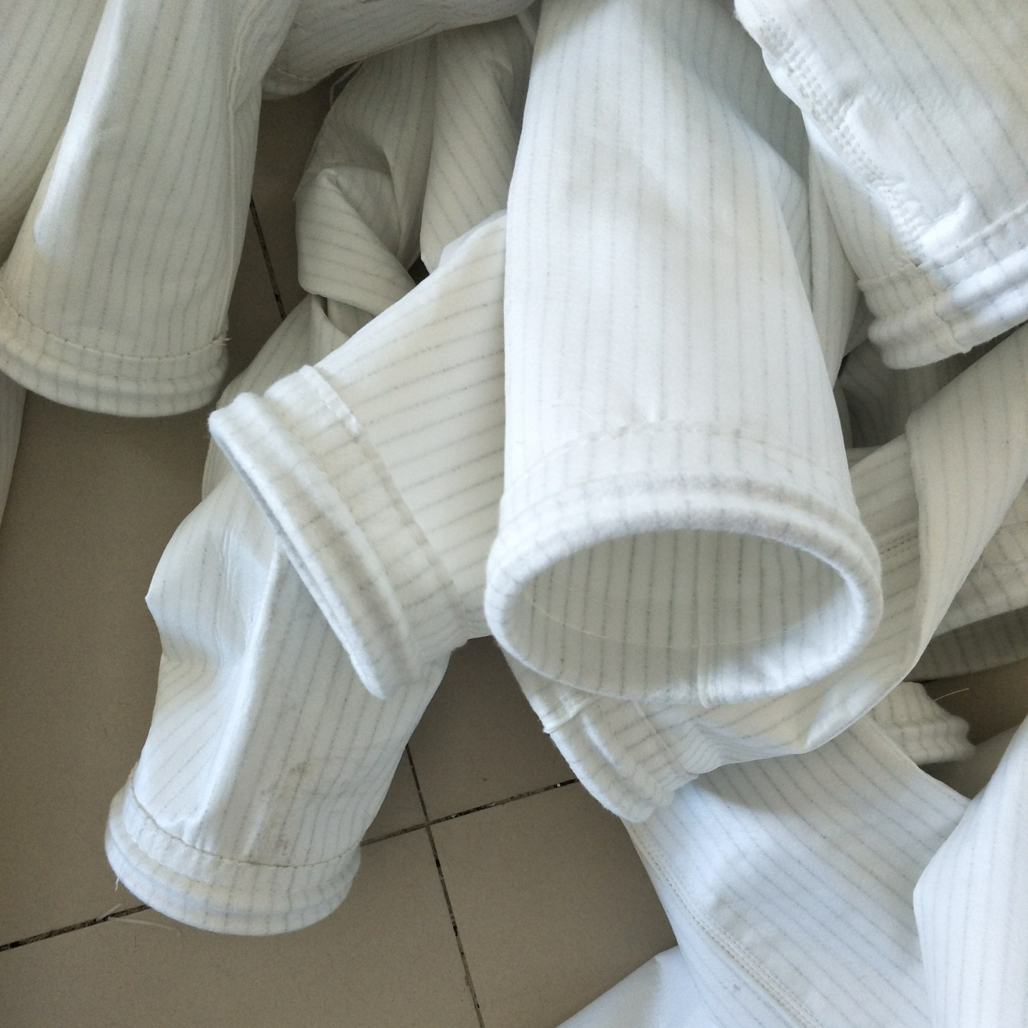 防静电覆膜涤纶针刺毡除尘布袋 防静电除尘布袋厂家 电厂用防爆除