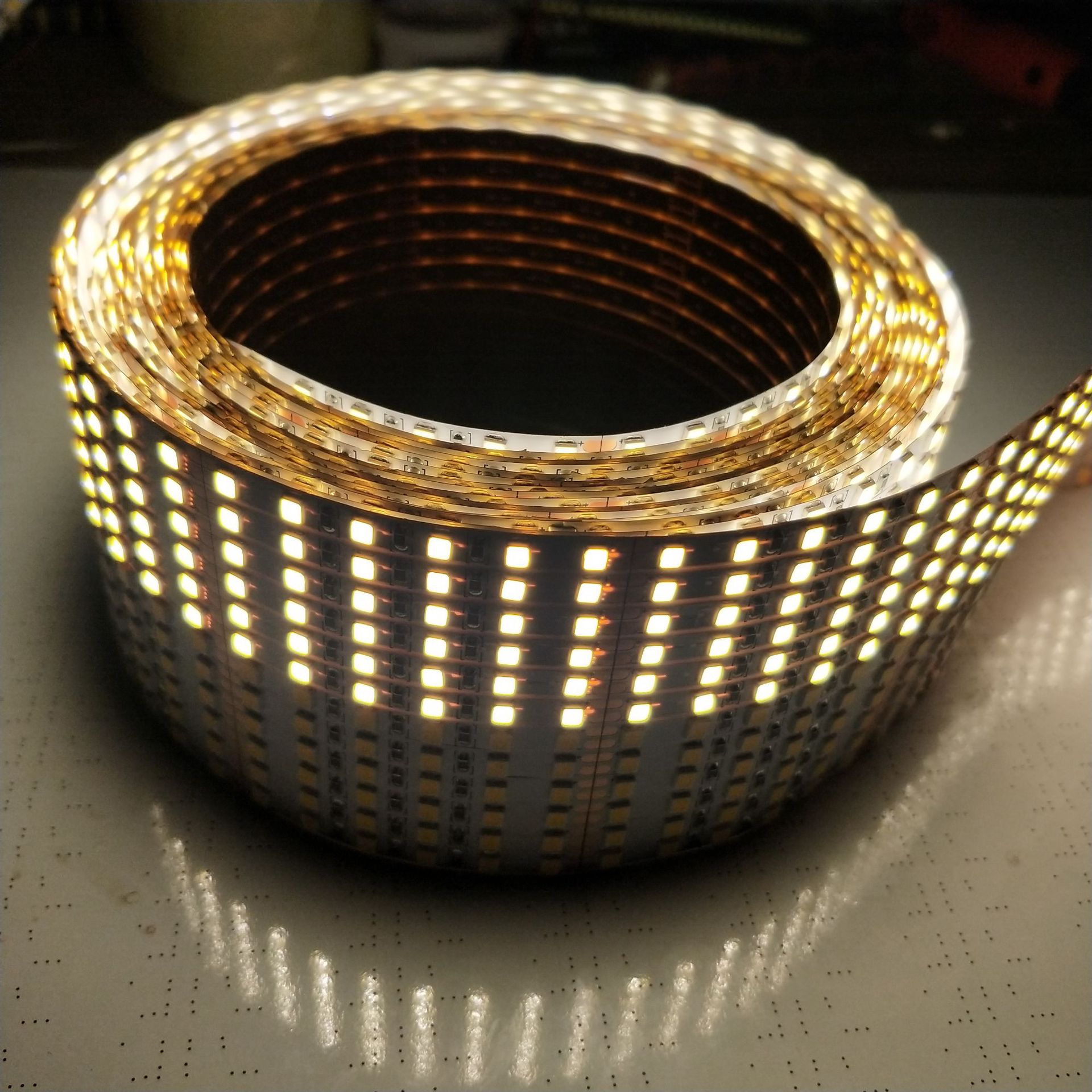 亚克力灯箱led2835灯带 展柜4mm宽窄板120灯2835高亮软灯带