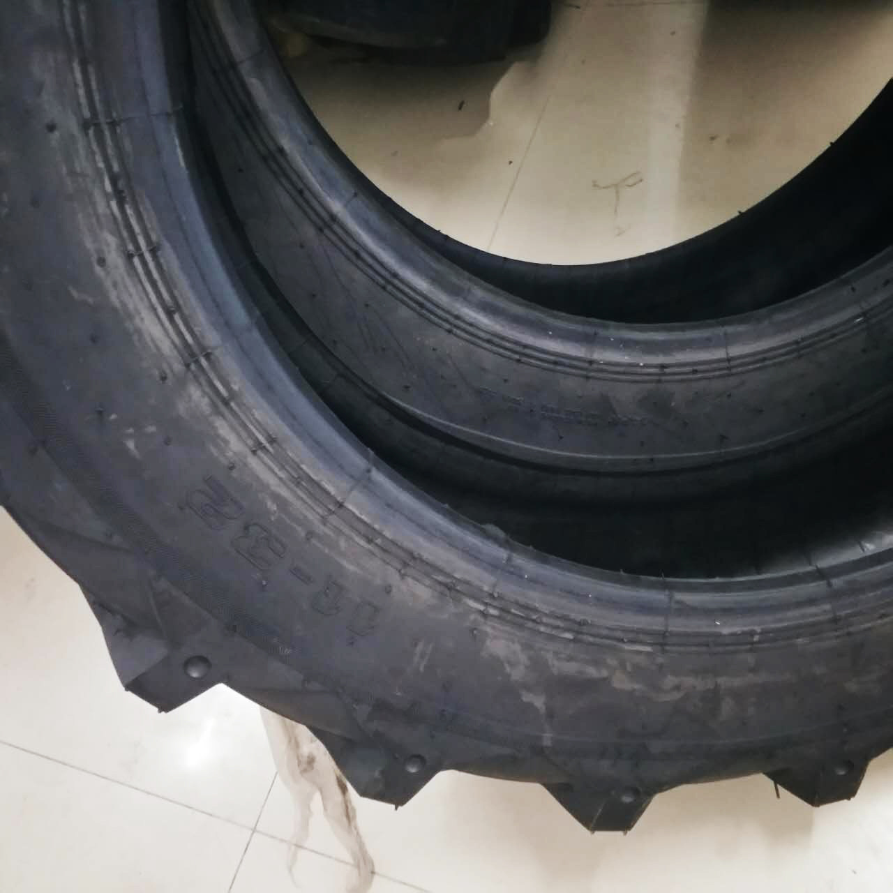 厂家直销11-32甲字旱田轮胎人字花纹拖拉机11-32农用轮胎耐磨防滑