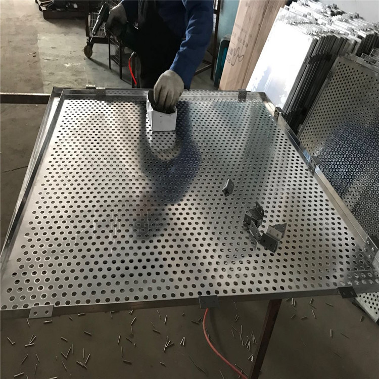 装饰天花冲孔板网 烤漆冲孔网 镀锌板冲孔 音响网 喇叭网
