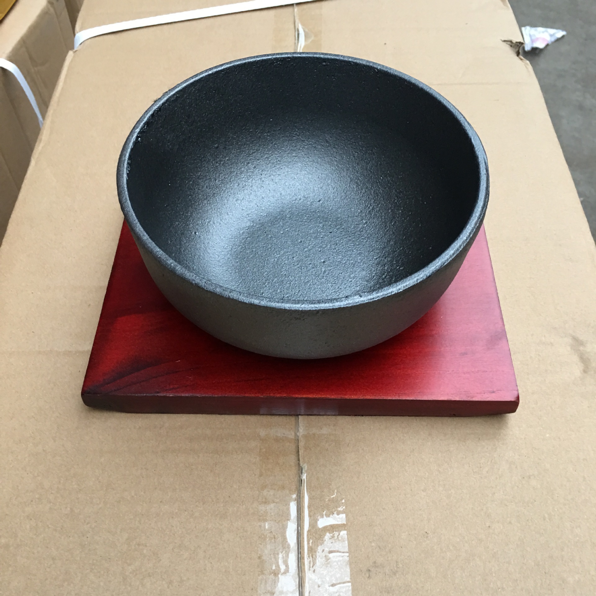 厂家直销圆形铁碗 铸铁碗拌饭碗 韩式拌饭锅煲仔碗