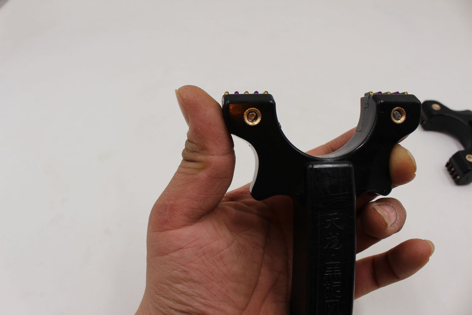 厂家直销天龙黑旋风反曲扁皮筋带瞄点弹弓 竞技弹弓批发