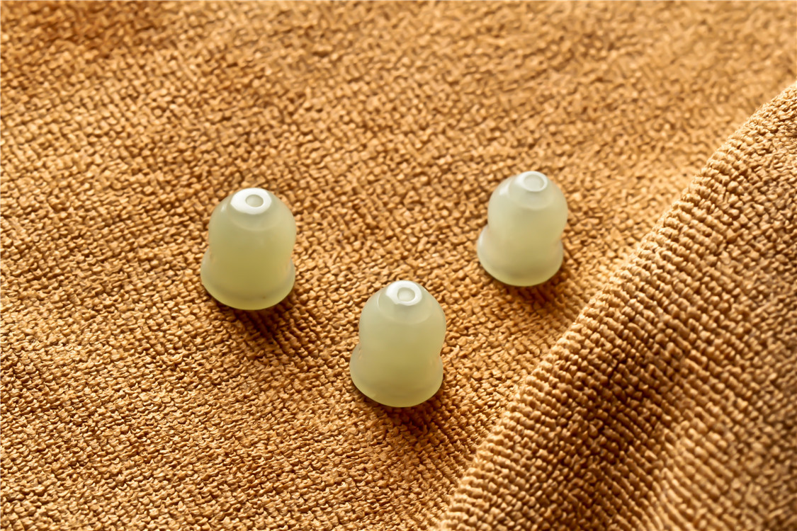 厂家直销天然a货新疆和田玉风铃手链项链diy半成品文玩配饰吊坠