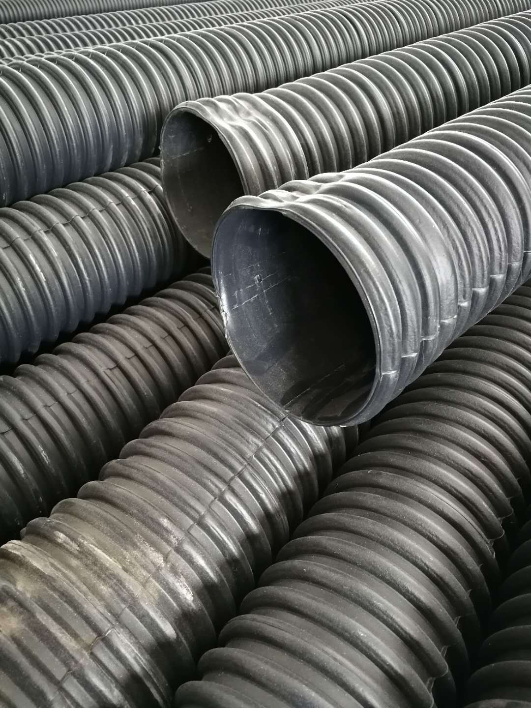hdpe双壁波纹管110 pe双壁波纹排水管南宁柳州均有库存厂家直销