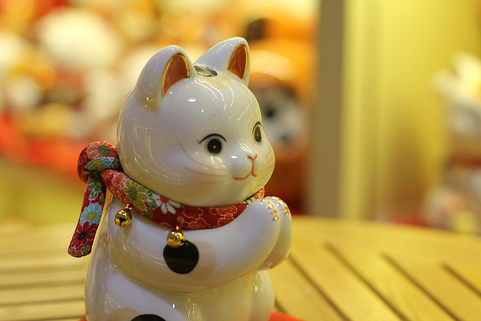 日本祈愿陶瓷招财猫大号摆件 开业生日结婚礼物发财猫家居装饰品