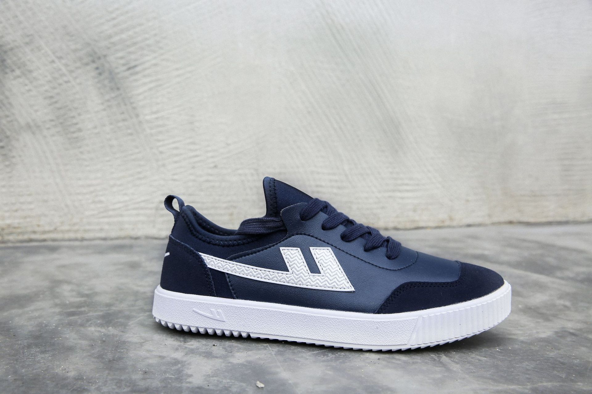 回力春秋款慢跑运动鞋 情侣经典休闲板鞋回力运动鞋089