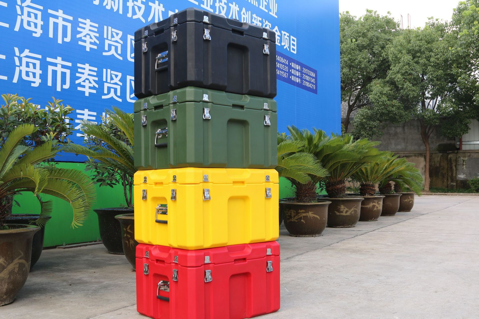 滚塑箱军绿仪器空投给养储物防水定制航空箱高端塑料包装携行汽车