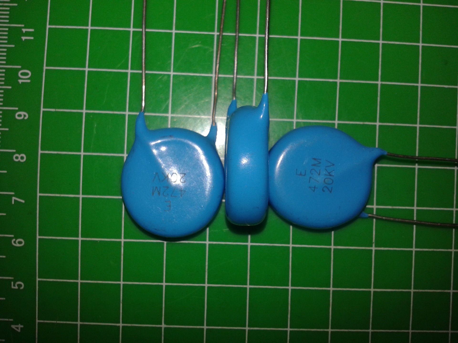 50v插件瓷片电容 1kv蓝色高压陶瓷电容 15kv引线型瓷片电容
