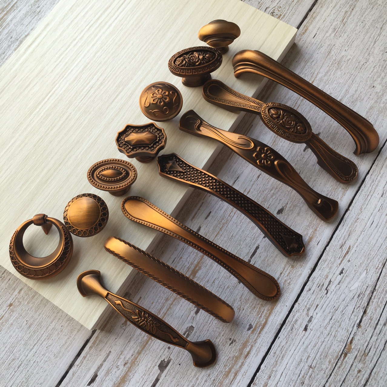 批发美式衣柜门拉手欧式橱柜抽屉吊环黄铜色仿古单孔圆形家具把手