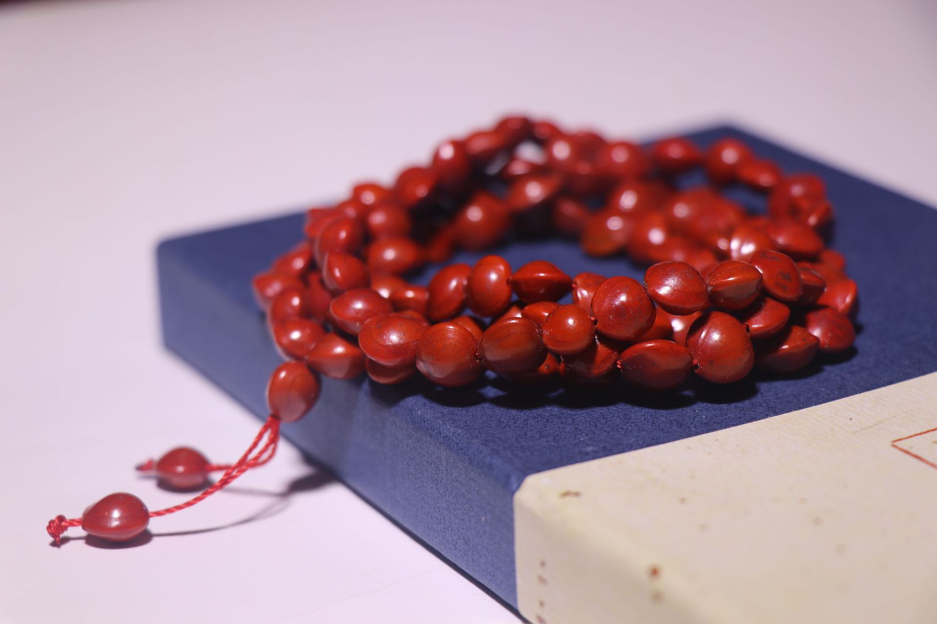 厂家直销 红心相思豆血菩提子 手链手串饰品 本命年红豆情侣手链