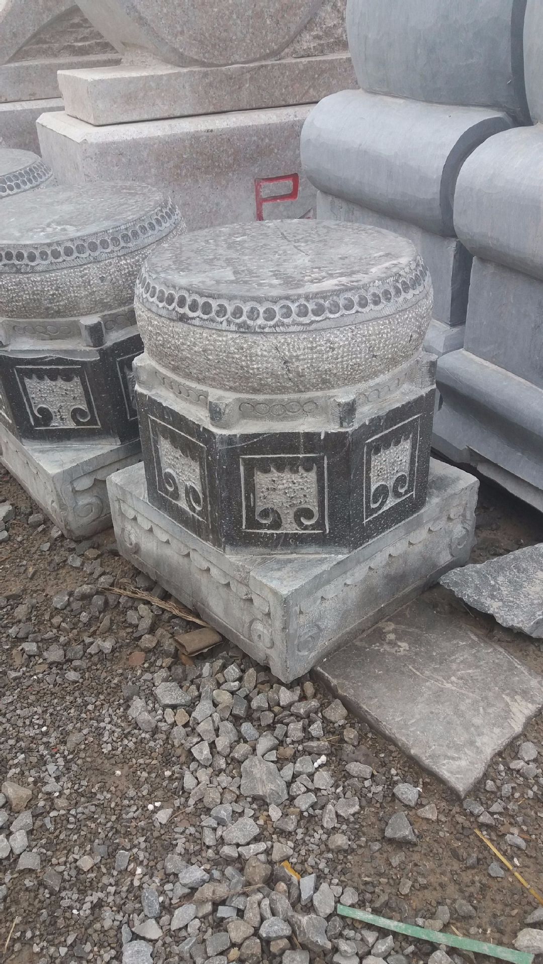 厂家直销青石仿古柱础石柱墩石鼓空心石鼓皮门鼓石抱鼓石四合院