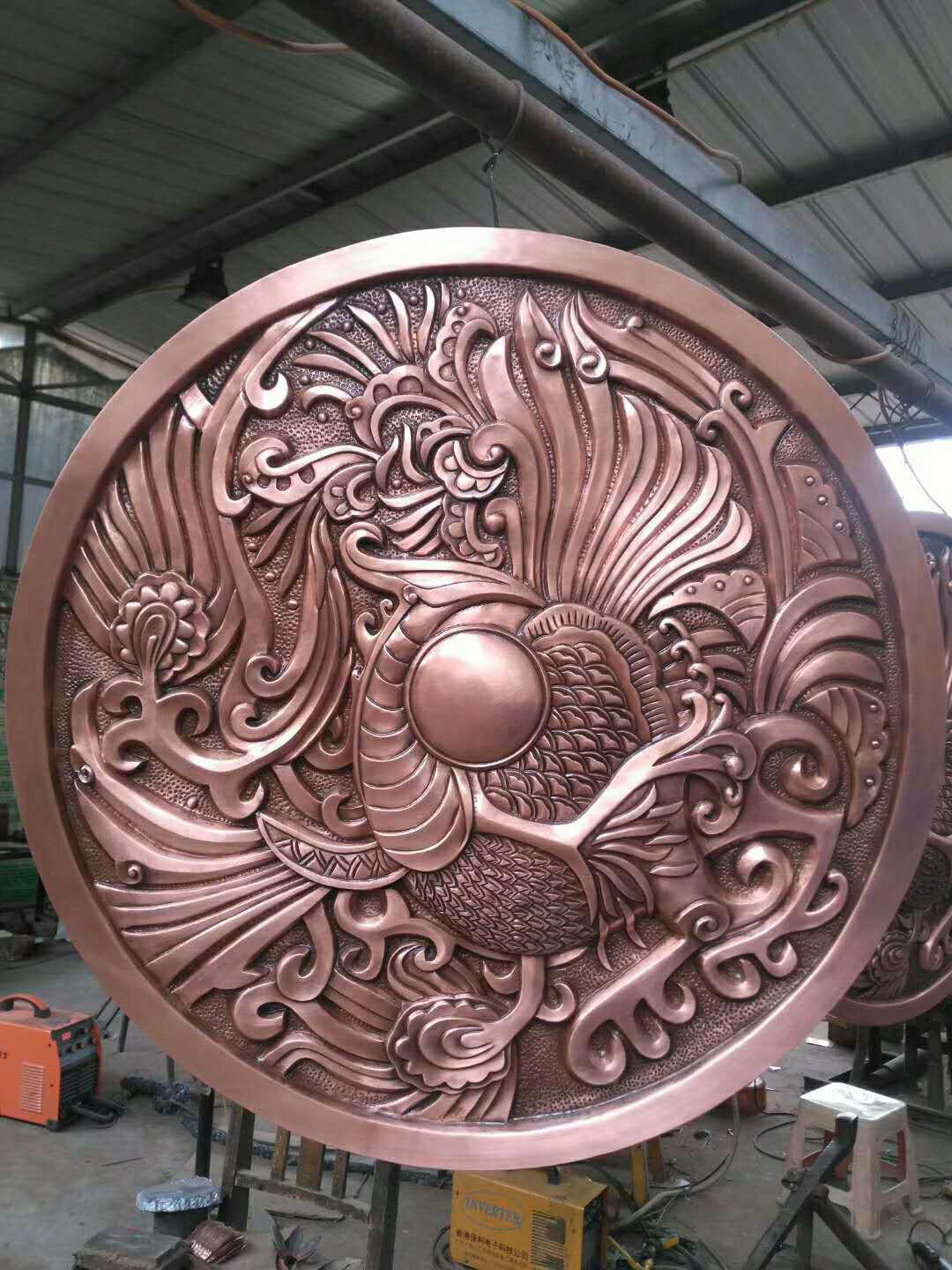 承接錾刻铜门板铜雕花锻铜浮雕壁画城市雕塑铜佛像铜装饰加工业务