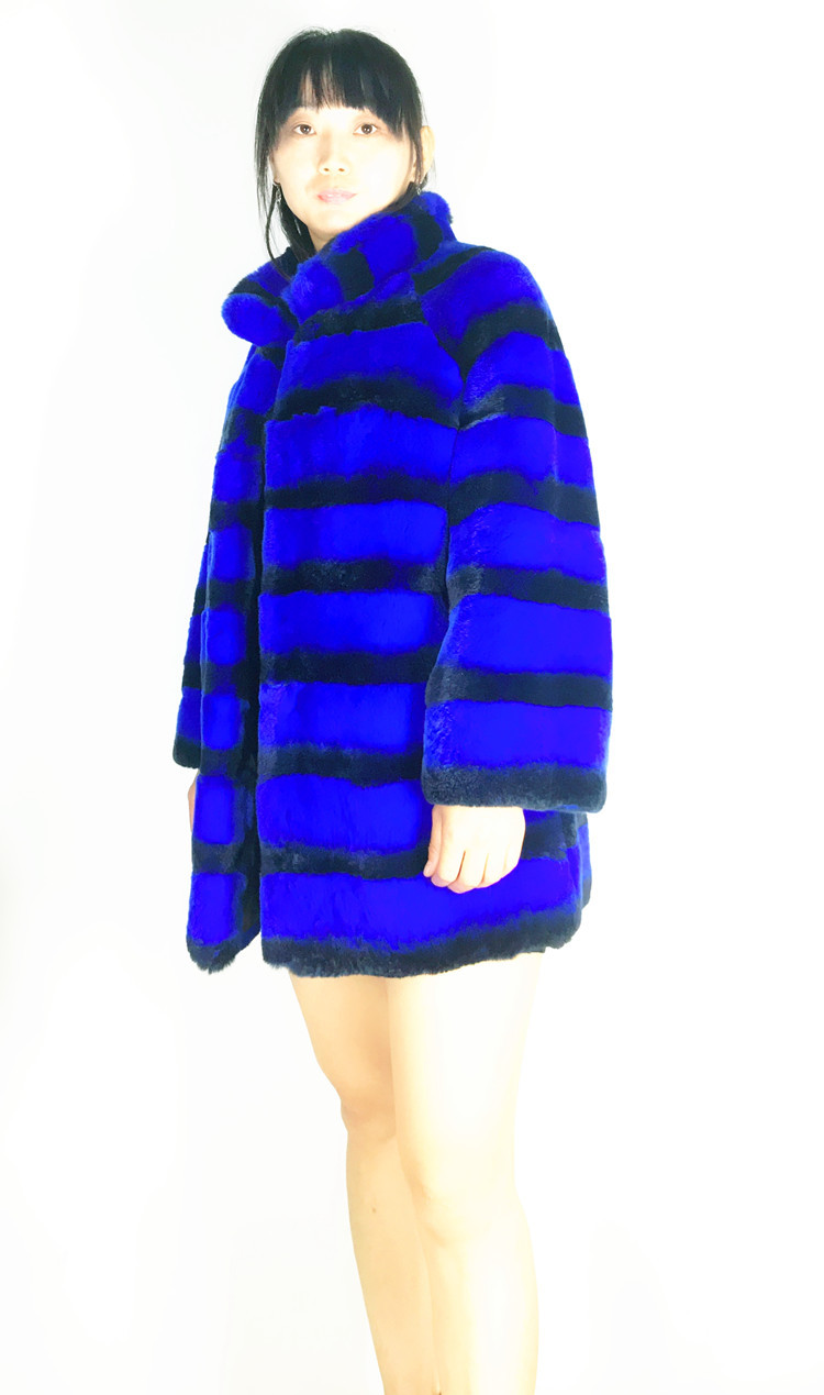 批发定做獭兔仿龙猫皮草外套上衣中长款75cm獭兔青紫蓝衣服