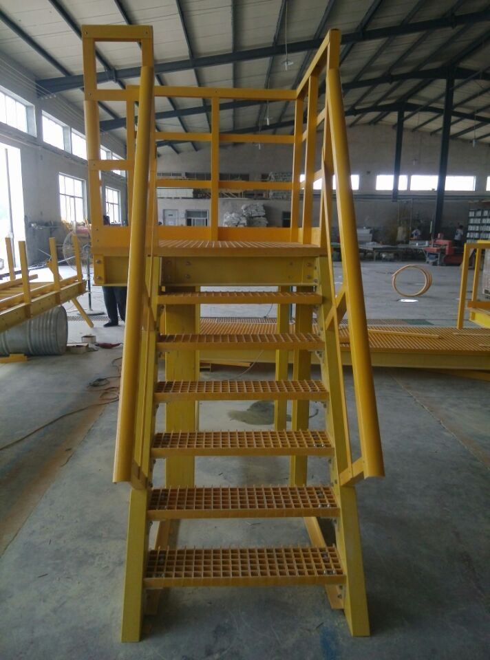 亿恒厂家直销 厂家直销玻璃钢楼梯 爬梯平台 强度高 操作平台安装使用