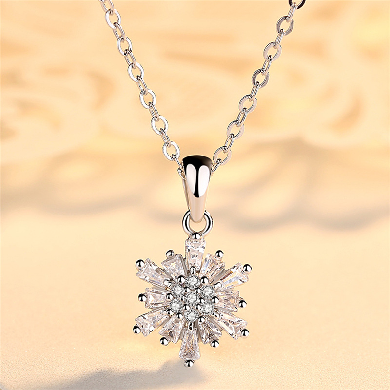 s925银雪花吊坠女款满钻饰品首饰韩版百搭镶钻雪花银吊坠项链