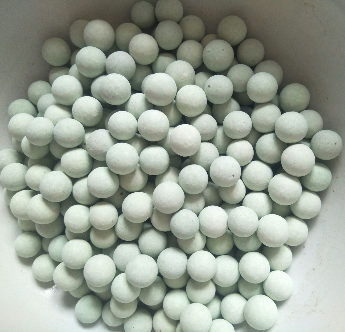 供应沸石球鱼塘净化沸石球水产养殖用沸石球35毫米