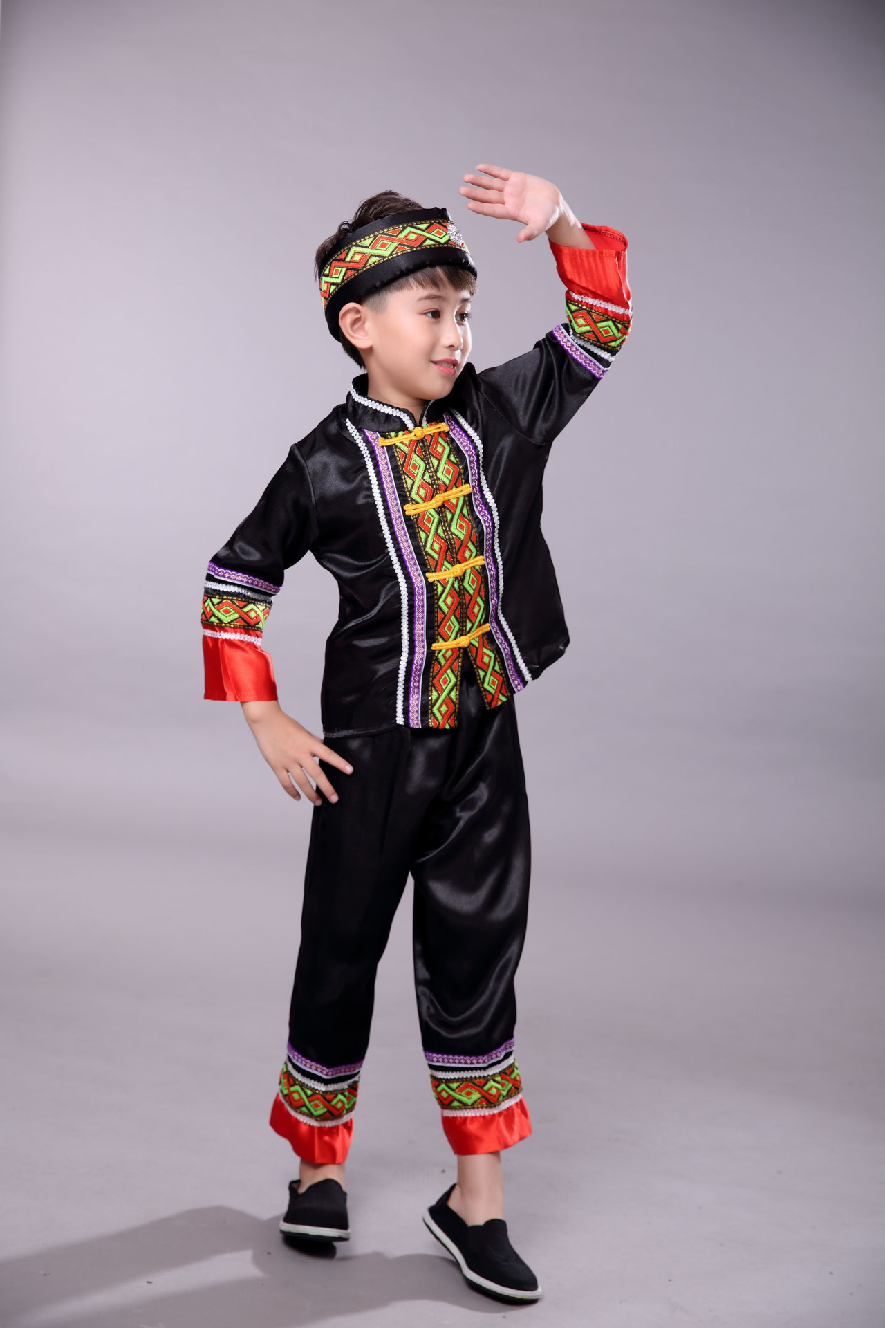 少数民族儿童表演服男童苗族演出服壮族傣族舞蹈服葫芦丝表演服装