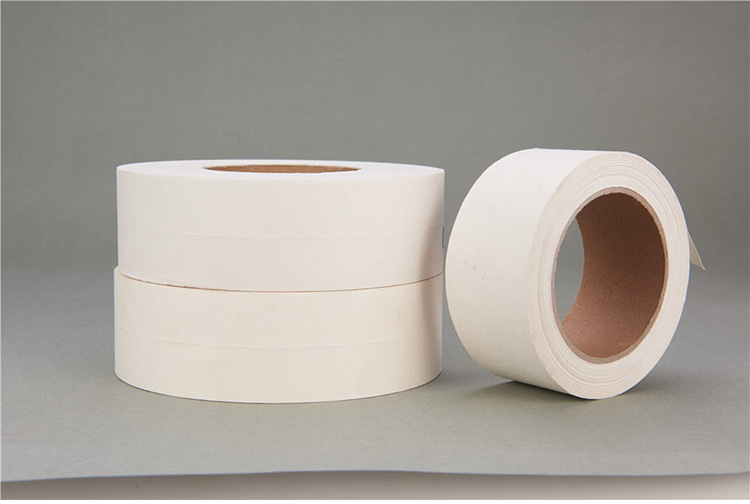 厂家供应超薄纸牛皮纸接缝纸带穿孔抗拉力石膏板接缝纸带