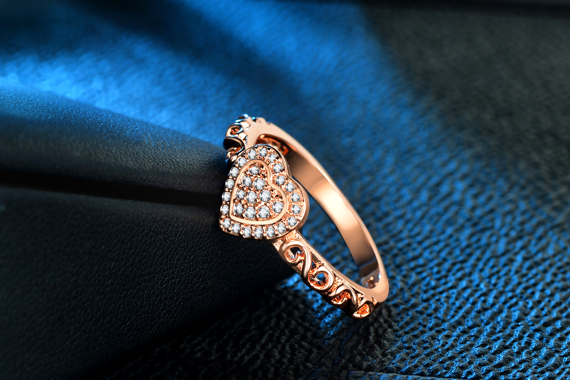 欧美新款爱心仿真钻戒 玫瑰金保色镶嵌心形锆石女戒指跨境批发